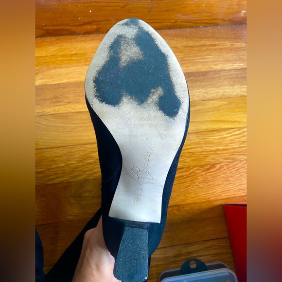 Over-the-knee suede boots - Picture 10 of 11